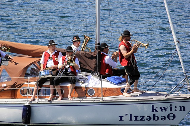 青岛海牛：李霄鹏未与球队告别，近期会根据明年情况与其谈续约